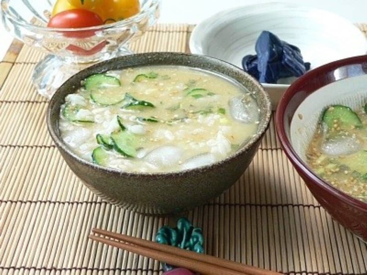 冷やご飯を積極的に食べていくオモコロ