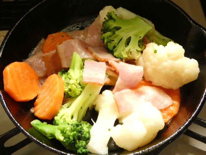 時短の救世主！ 業務スーパー 冷凍の「カレー用野菜ミックス」皮むき＆カット不要で3種の定番野菜がすぐに使えて便利すぎる - トクバイニュース