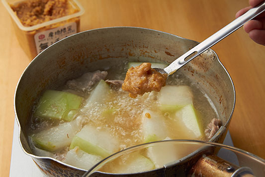 ほっとあたたまる♪ 冬瓜と油揚げの味噌汁