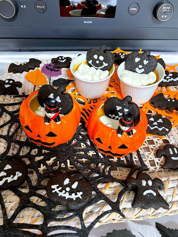 Trick or Treat! 『かぼちゃのプリンパイ』をはじめ、ユニーク＆キュートなハロウィンスイーツが10月より新登場🎃なめらかプリンのパステルPastel 公式サイト