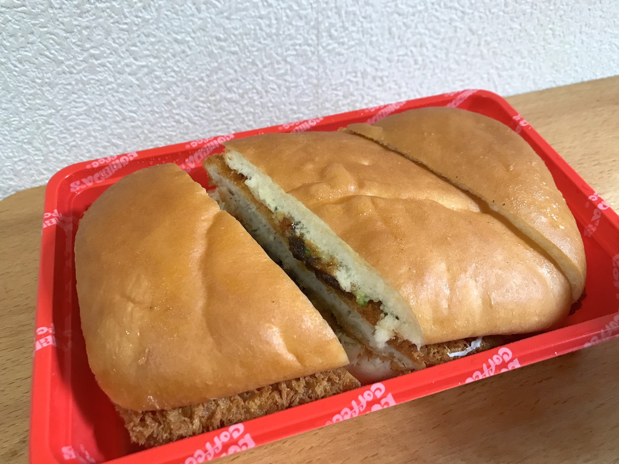 大きな海老カツサンド のテイクアウトランチ @ コメダ珈琲店お手軽ランチ＆モーニング＆カフェ＆飲み✧ぶらぶらしたい東京暮し