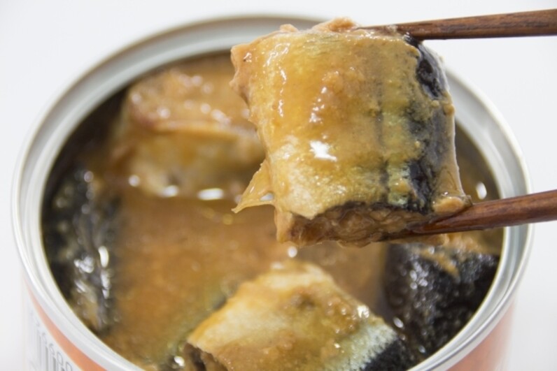 缶詰キャンプ飯レシピ おつまみからメインまで！アウトドアレシピ5選 - .HYAKKEI ドットヒャッケイ