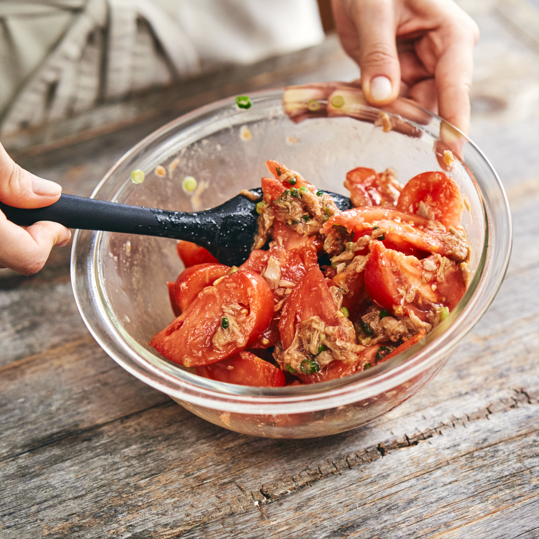 トマトのツナマヨソース