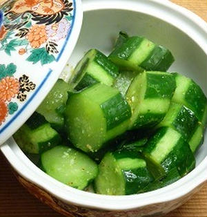 CREWママさんの日記： このきゅうりは病気ですか虫害ですか