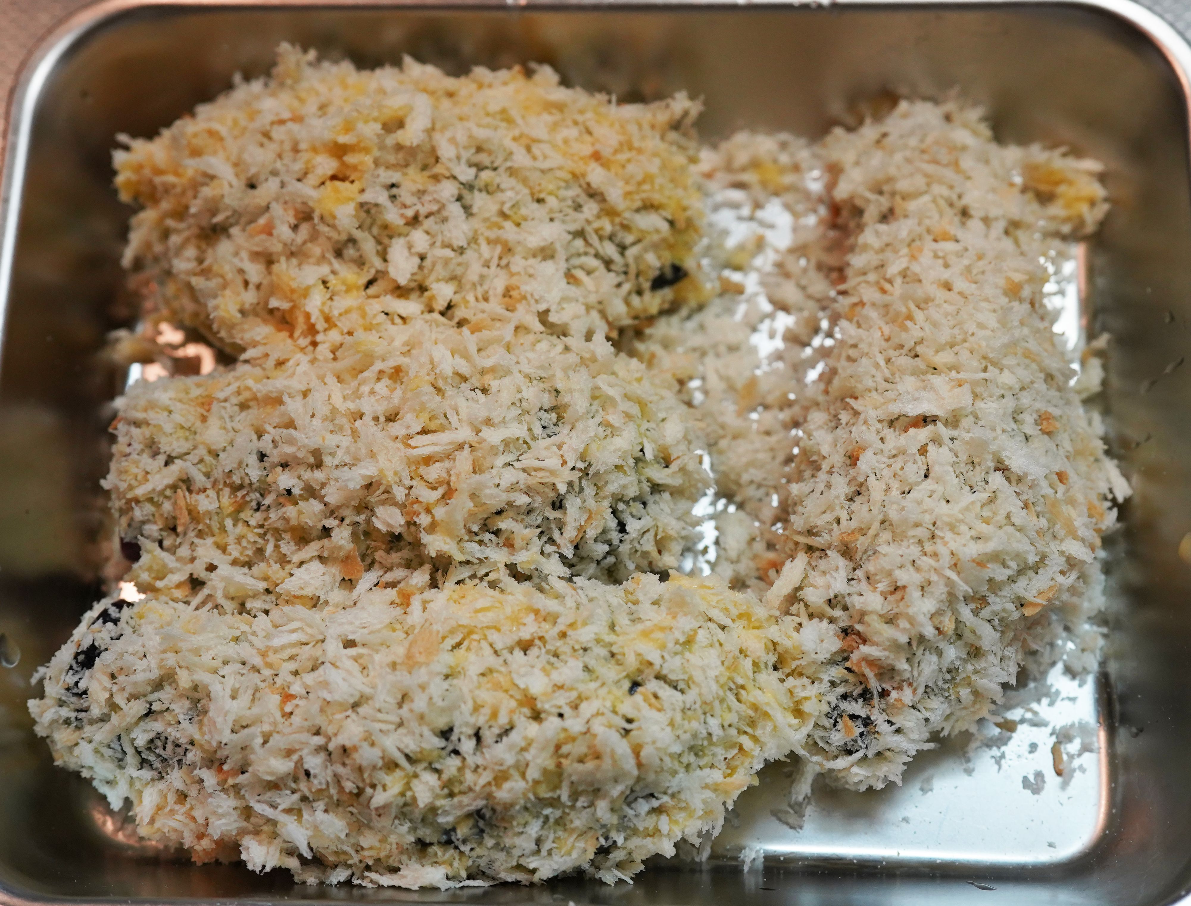 ベルクのお惣菜『茄子で挟んだ肉詰めフライ 甘酢ソース 』は優しい印象のトロプリ食感でした 丁寧レビュー 桃泉