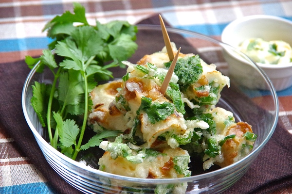 パクチーの花は食べられる？花が咲いた時にすべき対処法をご紹介！BOTANICA