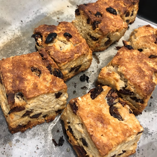 栄養たっぷり！ザクふわオートミールスコーン - YouTube