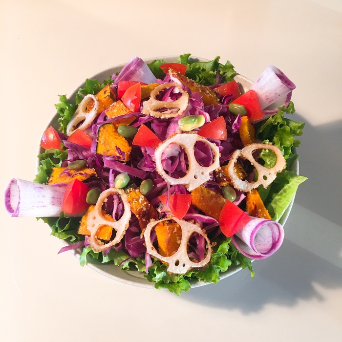 紫キャベツを使った簡単ハロウィンサラダ