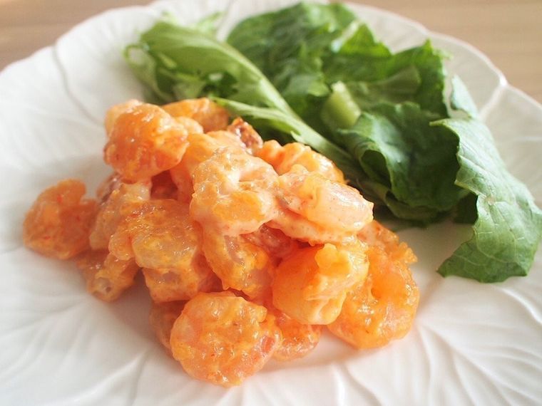 今回は、かなさまにご協力いただき、卵黄ソースで仕上げる究極のエビマヨをご紹介いただきました😊,マヨネーズのソースたっぷりのエビマヨは、晩ご飯のおかずとしても、おつまみとしても最高の１品です✨冷めても美味しいので、お弁当にもぴったり✨️こちらのレシピはマヨ＋エビのコラボに、卵黄ソース🤤まさに、究極のエビマヨです🤤🤤,@kanamama_recipe