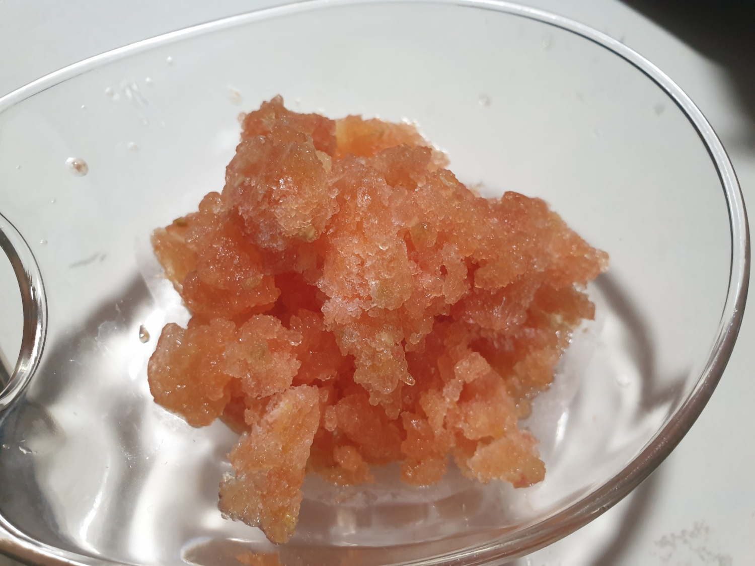 Xでバズってた トマトジュースと牛乳を1:1で割って オリーブオイルと塩を加えた 冷製トマトクリームスープのやつ すごくおいしい