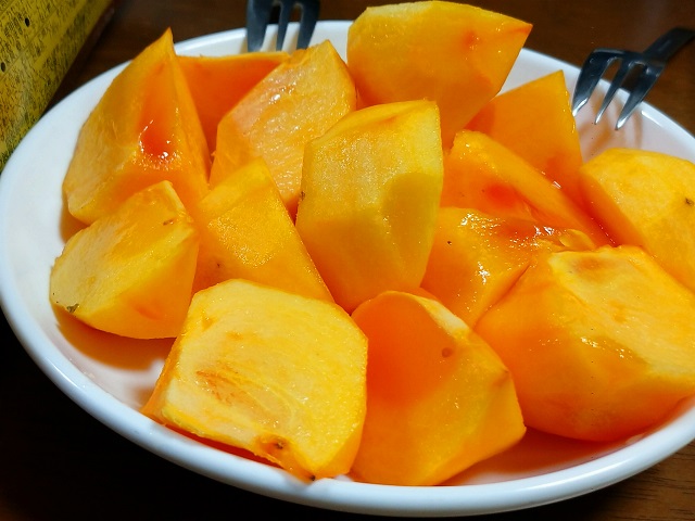 渋柿を焼酎に漬けて甘柿に！安曇野の古民家に暮らす