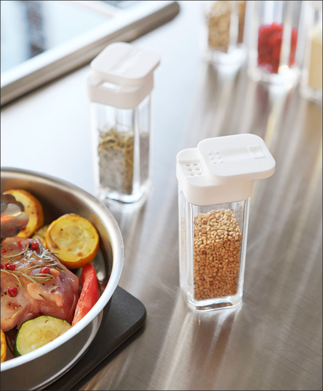 ダイソーの調味料入れはどれが有能？ キャンプでも使えるタイプがある – grapeグレイプ