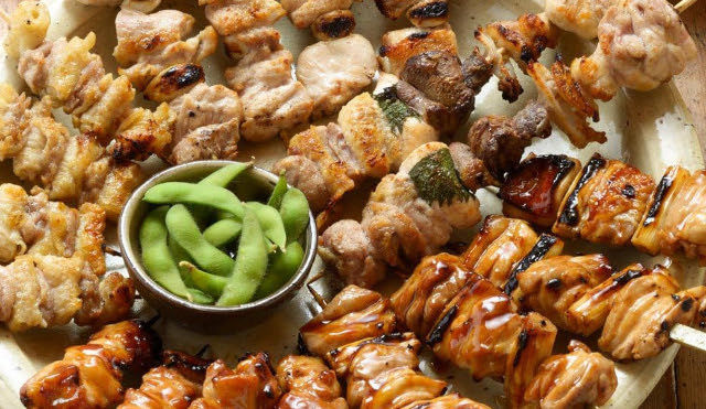 焼鳥をスタイリッシュに魅せるSOBOKAIの器 :: Presentation for Restaurant :: マルミツウェブストア