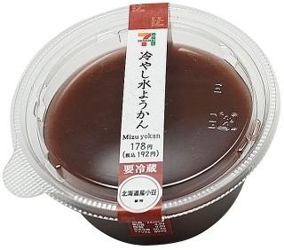 2024年3月5日 火 より、セブンイレブンが「セブンプレミアム 宇治抹茶水羊羹 149円 」を新発売します。あっさりとした甘みで宇治抹茶の風味豊か、なめらかでみずみずしい口どけの抹茶水羊羹です。このアカウントではコンビニ新商品、チェーン店の新メニューを中心に