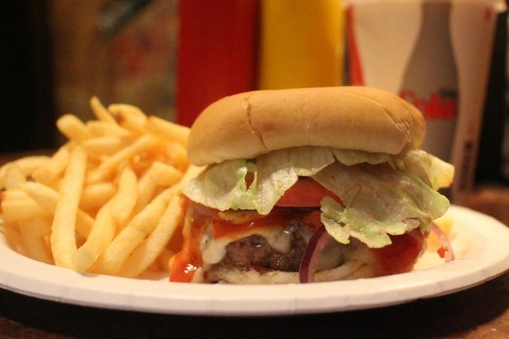 NYで経験を積んだNYスタイルバーガーが食べられる、東京・代々木上原の「バワリーレーン ニューヨークテーブル」。Dig-itディグ・イット