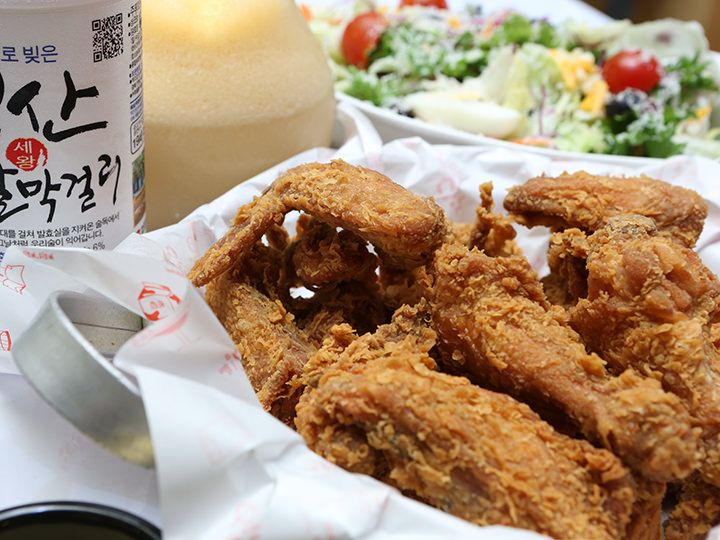 PURADAKチキン 明洞店明洞 ソウル のグルメ・レストラン韓国旅行「コネスト」