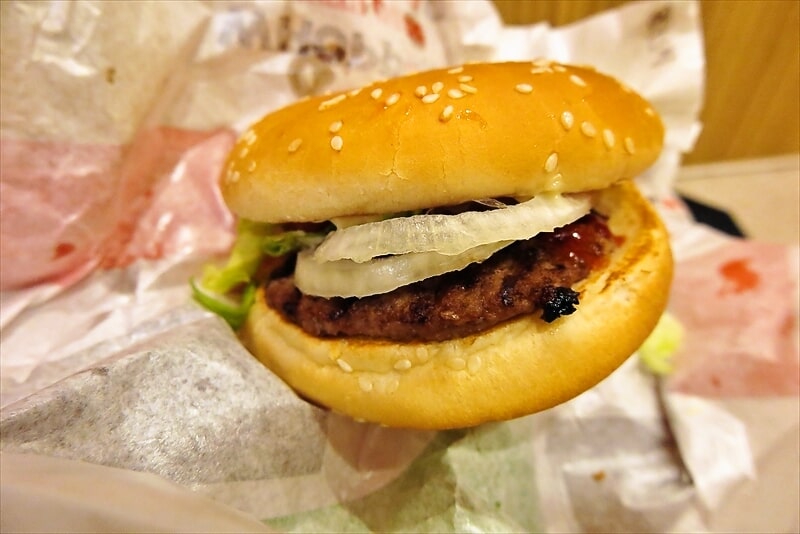 バーガーキングのワッパーとは？ワッパー＆バーガー3サイズの大きさ・重さ徹底比較 - まっぷるウェブ