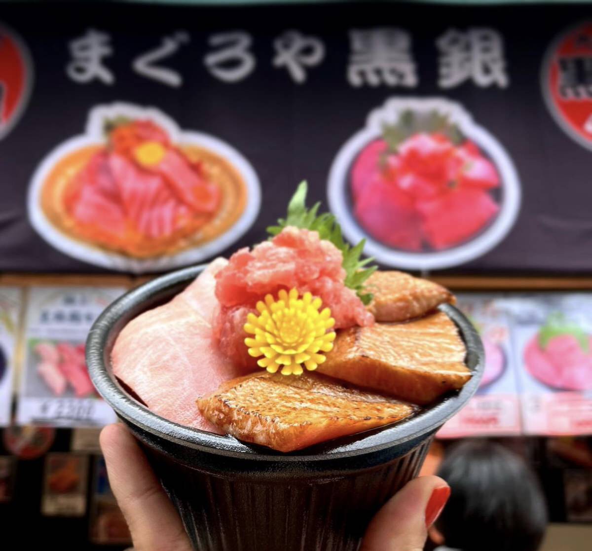 2023 築地場外市場の食べ歩きグルメ25選！おすすめ海鮮丼やインスタ映えスイーツも