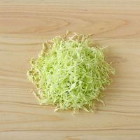 千切りキャベツと塩昆布のごま油和え 黒こしょうがピリッとアクセント！副菜やおつまみに！ - YouTube