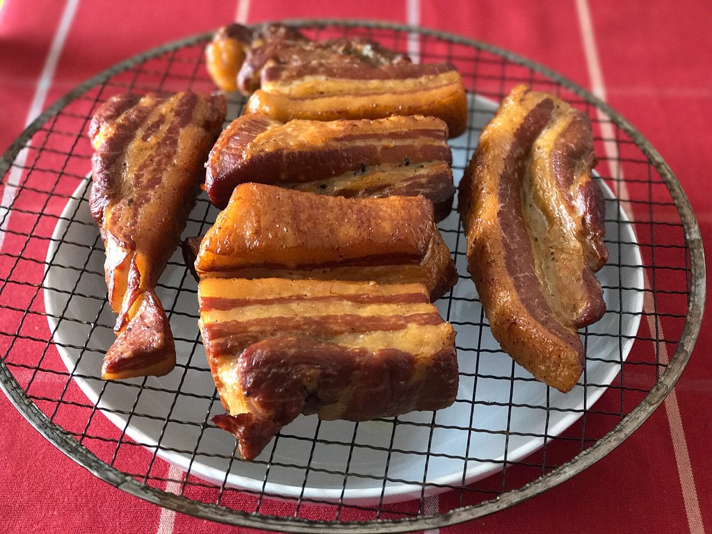 豚バラ肉とソミュール液を使った、本格派ベーコンの作り方。簡単に美味しい燻製が出来ました。 - 悠々自適生活研究所