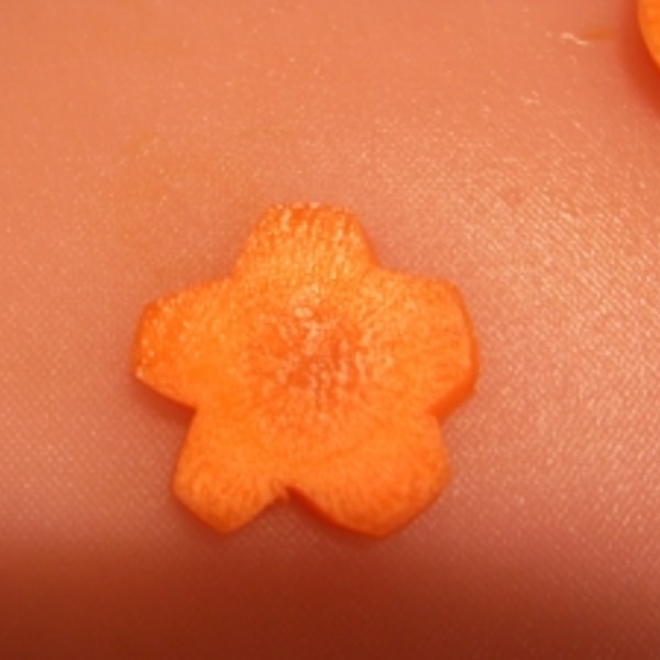 型なしでも大丈夫！星型の野菜の飾り切りを上手に切る方法！フルーツにも応用できちゃう♪ - 毎日が新しい日！新しいチャンス