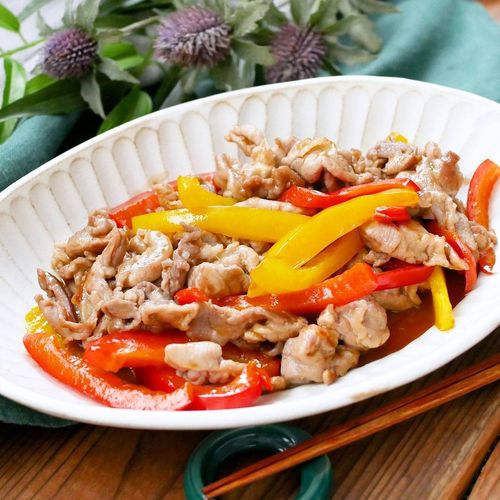 ぱぱっと一品！パプリカの粉チーズ炒め