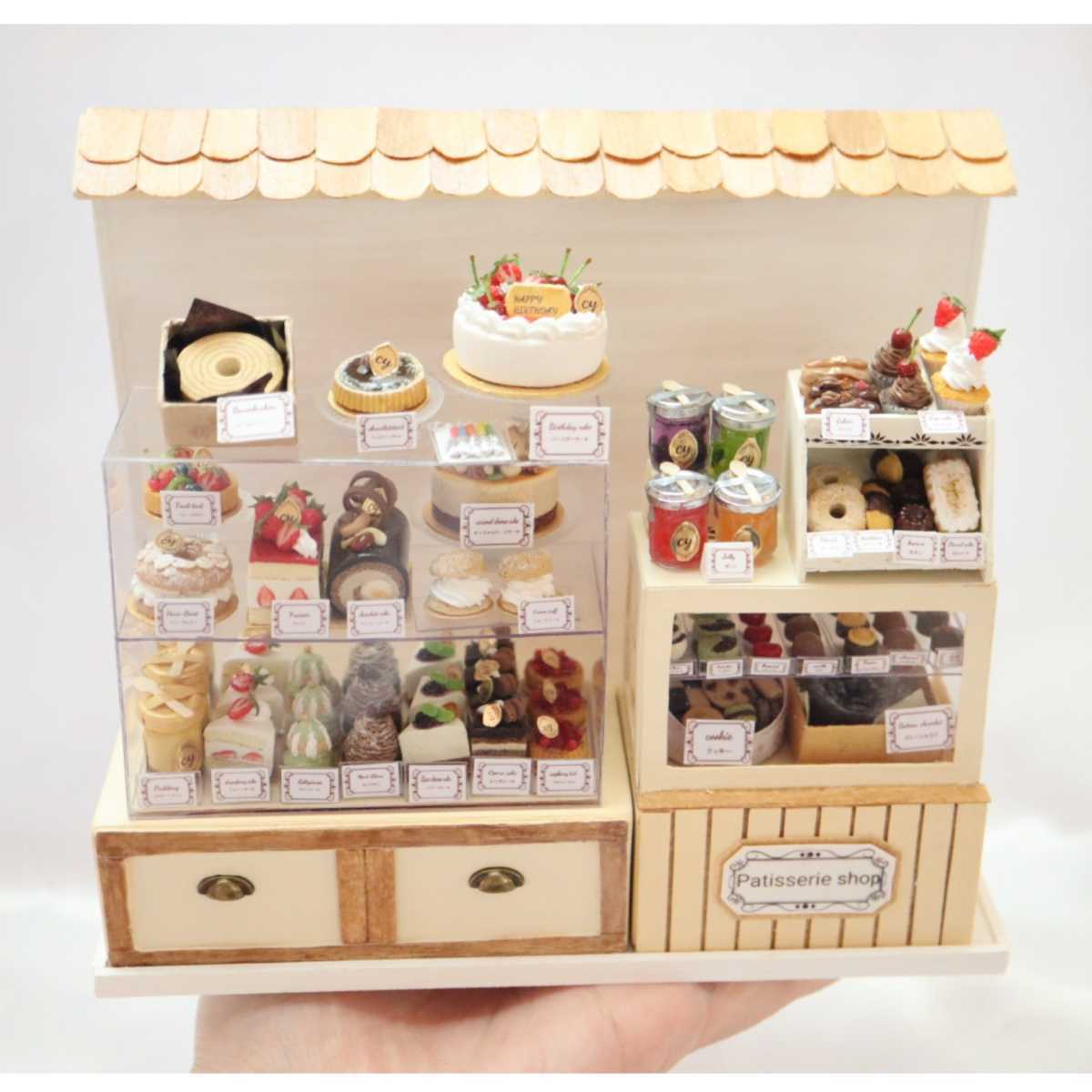 ケーキショップ スイーツ付きドールハウスハンドメイド ミニチュアスイーツ ミニチュア ドールハウス キット ケーキショップ - メルカリ