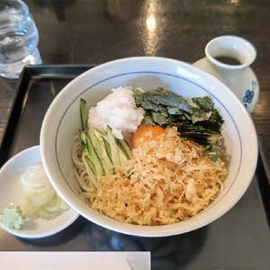 すすきので〆蕎麦♡💁‍♀️ ラーメンでもカレーでもなく蕎麦🤩 カラダにヨイことしてる錯覚に陥るのでゼロキロカロリー😂 絶品かき揚げ蕎麦を冷たいヤツで🙆‍♀️うまし‼️ ーーお店情報ーー 店名：東家本店 住所：北海道札幌市中央区南4条西1丁目 時間：11:30 - 21:30