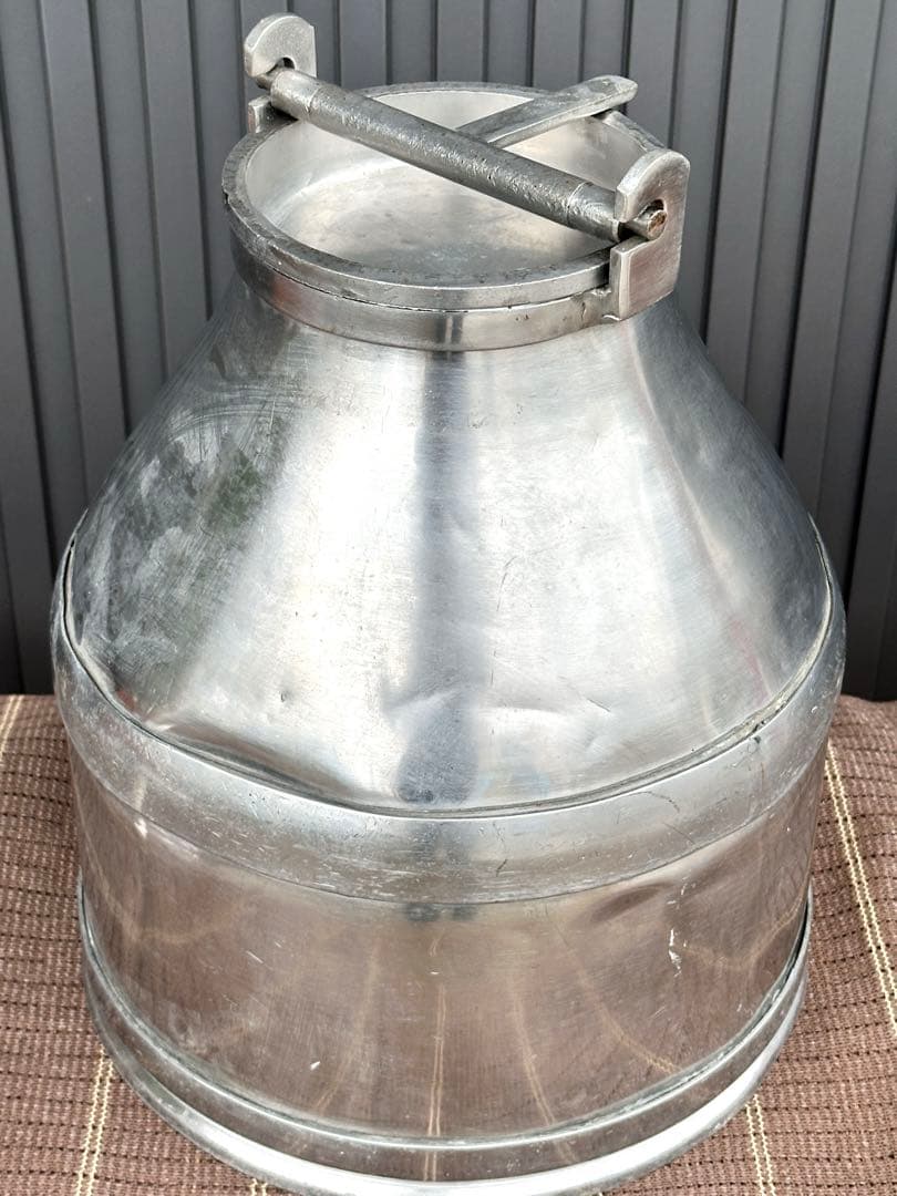 ミルクタンクと牛乳の写真素材47875580- PIXTA