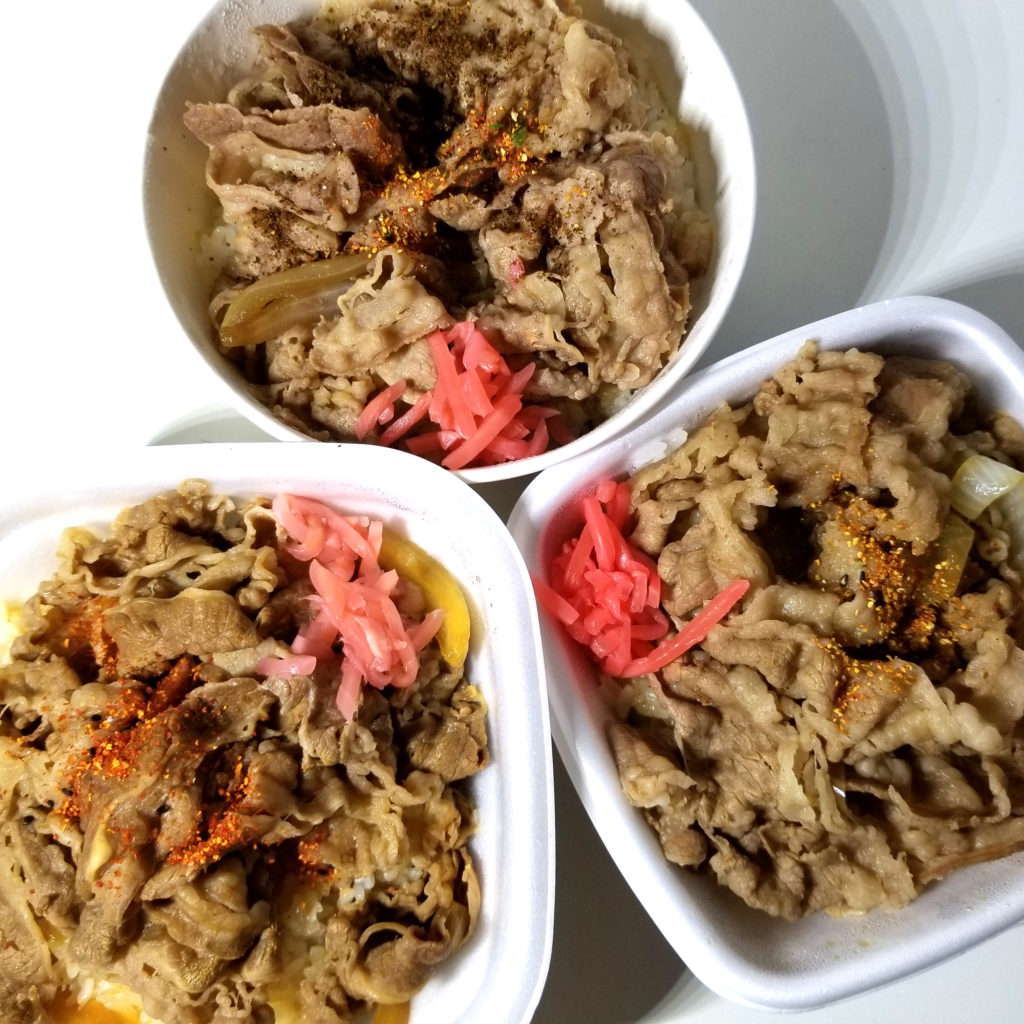 2025年最新 吉野家・松屋・すき家の牛皿を徹底比較！価格・量・コスパは？ラクするおとな暮らし