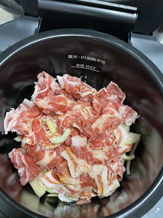 迷ったらこれ！お家で牛丼 ホットクック使用 ♪のレシピエバラ食品