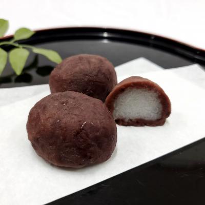 おはぎの賞味期限について —---------------------------- 賞味期限は常温で当日中、 冷蔵で翌日中でお願いしております。長めのお日持ちをご希望の場合は 冷凍でのお渡しが可能です。 冷凍品をご希望の場合は、 👇の電話またはDMにてご予約ください。INFORMATION