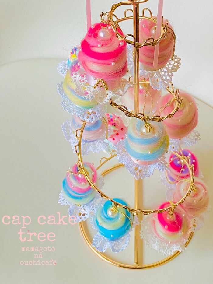 38 件の「キャップケーキ」のアイデアを今すぐ保存ケーキ、クイリングケーキ、フェルト ケーキ など