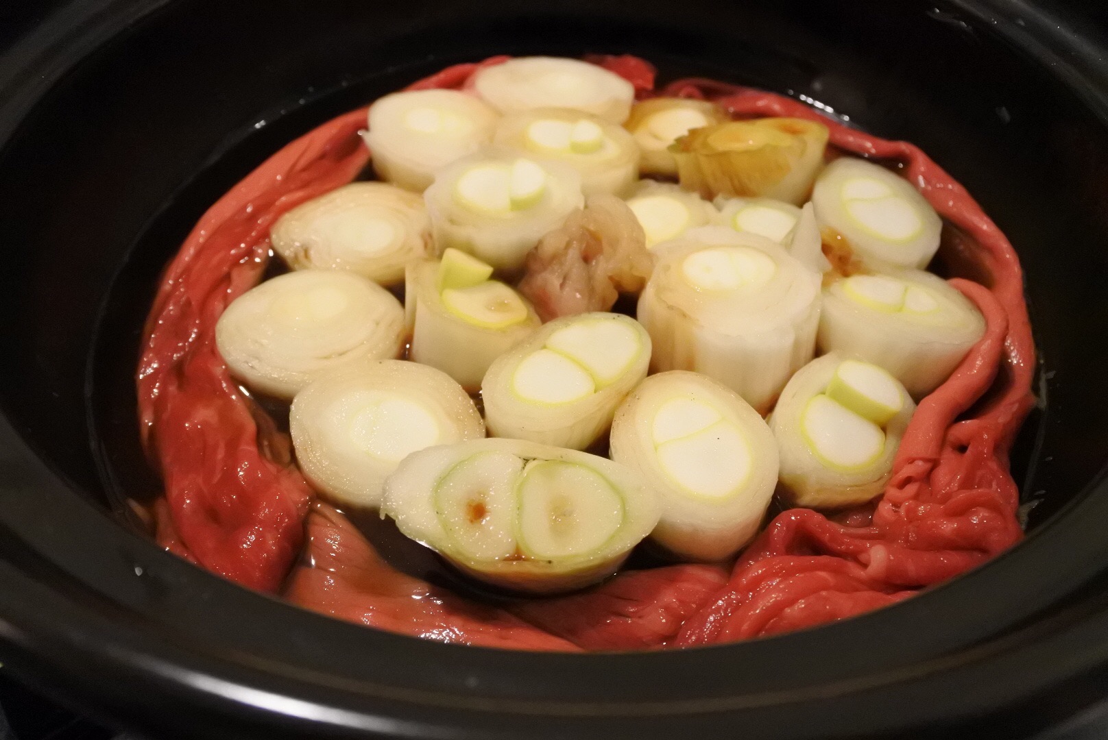 食材2つなのに美味しい♪ ねぎと豚肉だけ！簡単鍋