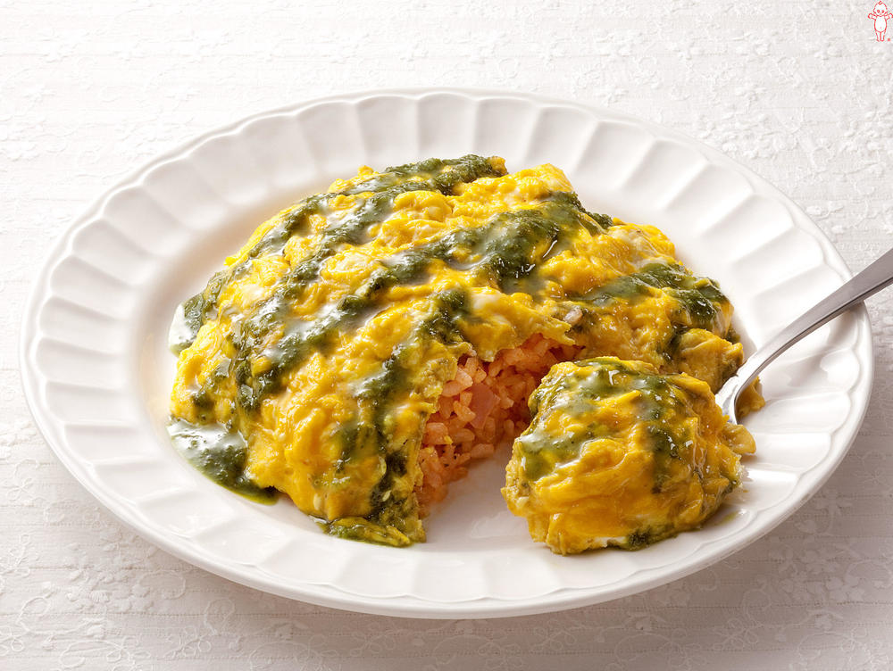 ブロッコリーソースのガーリックライスオムライス