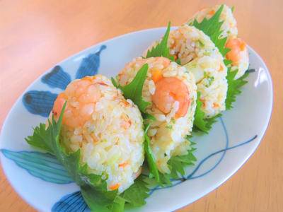 香ばしさやみつきレベル！チーズ、ホワイトソース、バター 焼きおにぎりの絶品アレンジ６選 - トクバイニュース