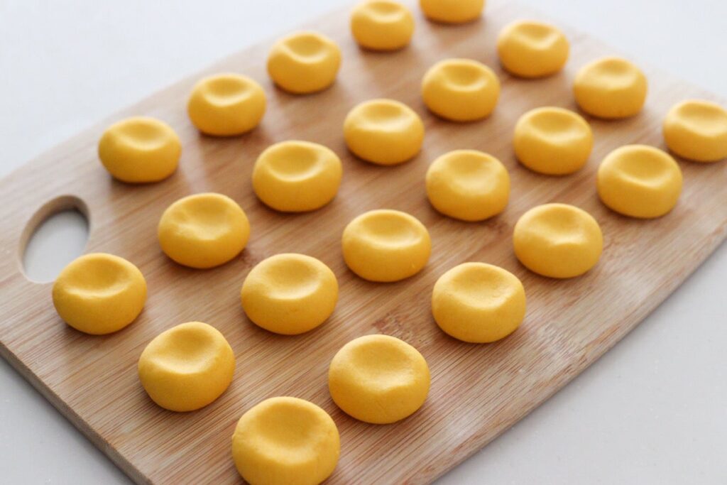 もちもちカボチャのお月見だんご