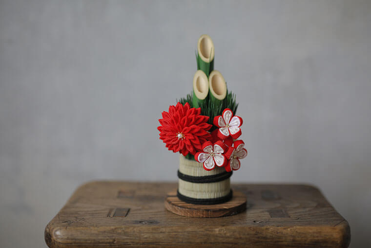 つまみ細工でピアスを作ろう☆羽二重という生地で可憐な洋風に。ハンドメイドサイト MiriO ミリオ