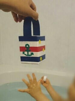 簡単！手作り お風呂で遊べる「3つ」の水遊びおもちゃ シャワー編- ゆっくり歩いていこう