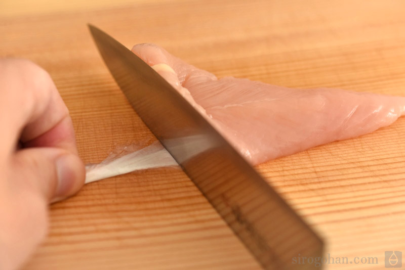 これで簡単🙌「ささみの筋取り」, ., ———————————, ■今回の見どころは 👀, 意外と難しいささみの筋取りを,計量スプーンで簡単に😍, ———————————, ., 簡単「筋取り」の方法はほかにも ！, ▶︎まるごとささみのマスタードマリネ, ▶︎ささみのガリバタ醤油ソテー, ▶︎まるごとささみのバターしょうが焼き, ▶︎梅ささみのふんわり揚げ, ▶︎