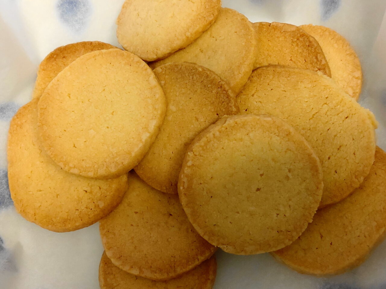 レシピ 型不要のダックワーズ。CUIRE 焼き菓子研究所