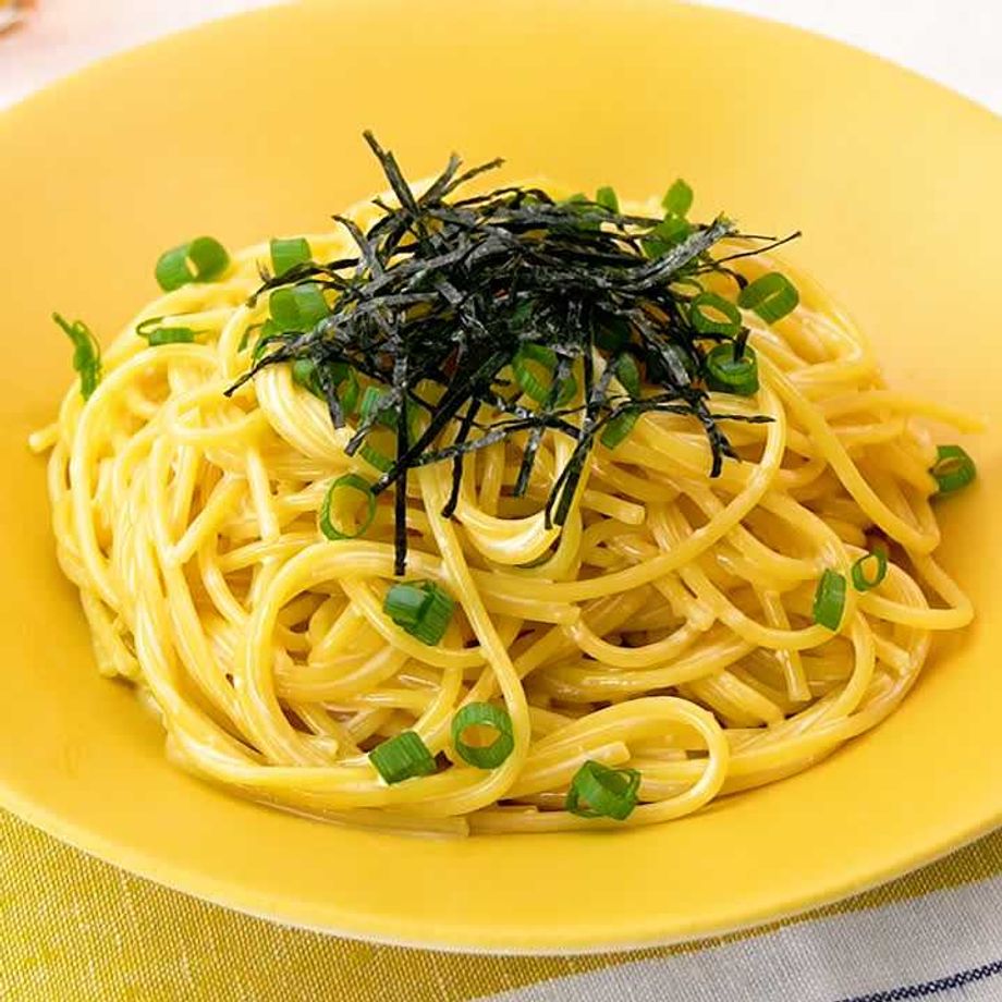 オクラの冷製和風パスタ , 1.4mmのパスタ 100g, オクラ 1 2パック 40g, オリーブオイル 大さじ1, 醤油 小さじ2,ほんだし 小さじ1 2, ツナ缶 1 2缶, わさび 5cm, 塩 小さじ4くらい パスタ茹でる用 , 仕上げにオリーブオイル 適量,オリーブオイル大さじ1、醤油小匙2、ほんだし小匙1 2、ツナ缶1 2缶、わさび5cmを混ぜて冷やしておく,