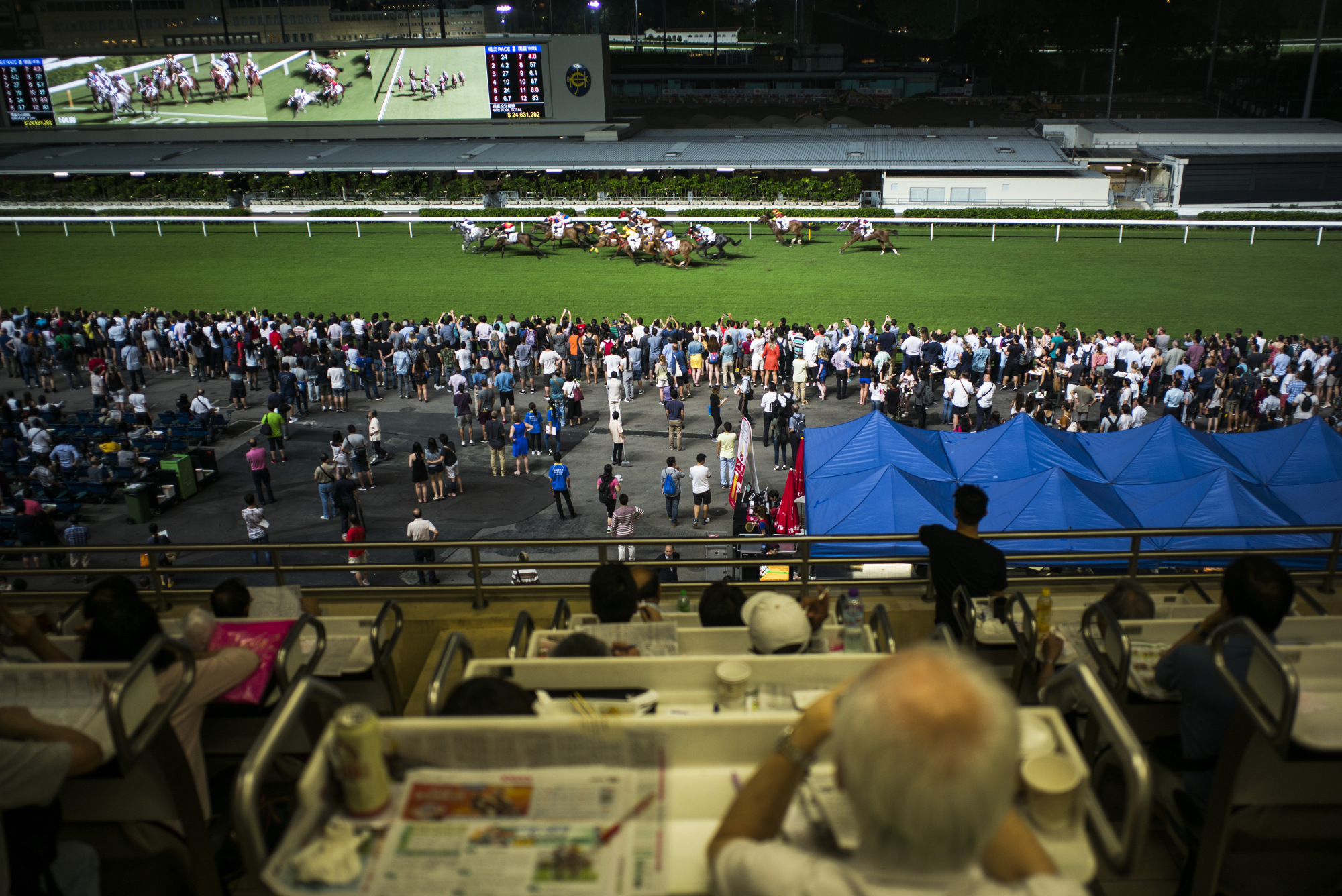 中環の香港ジョッキークラブがリニューアル 洋食店「Tic Tac Room」も開店 - 香港経済新聞