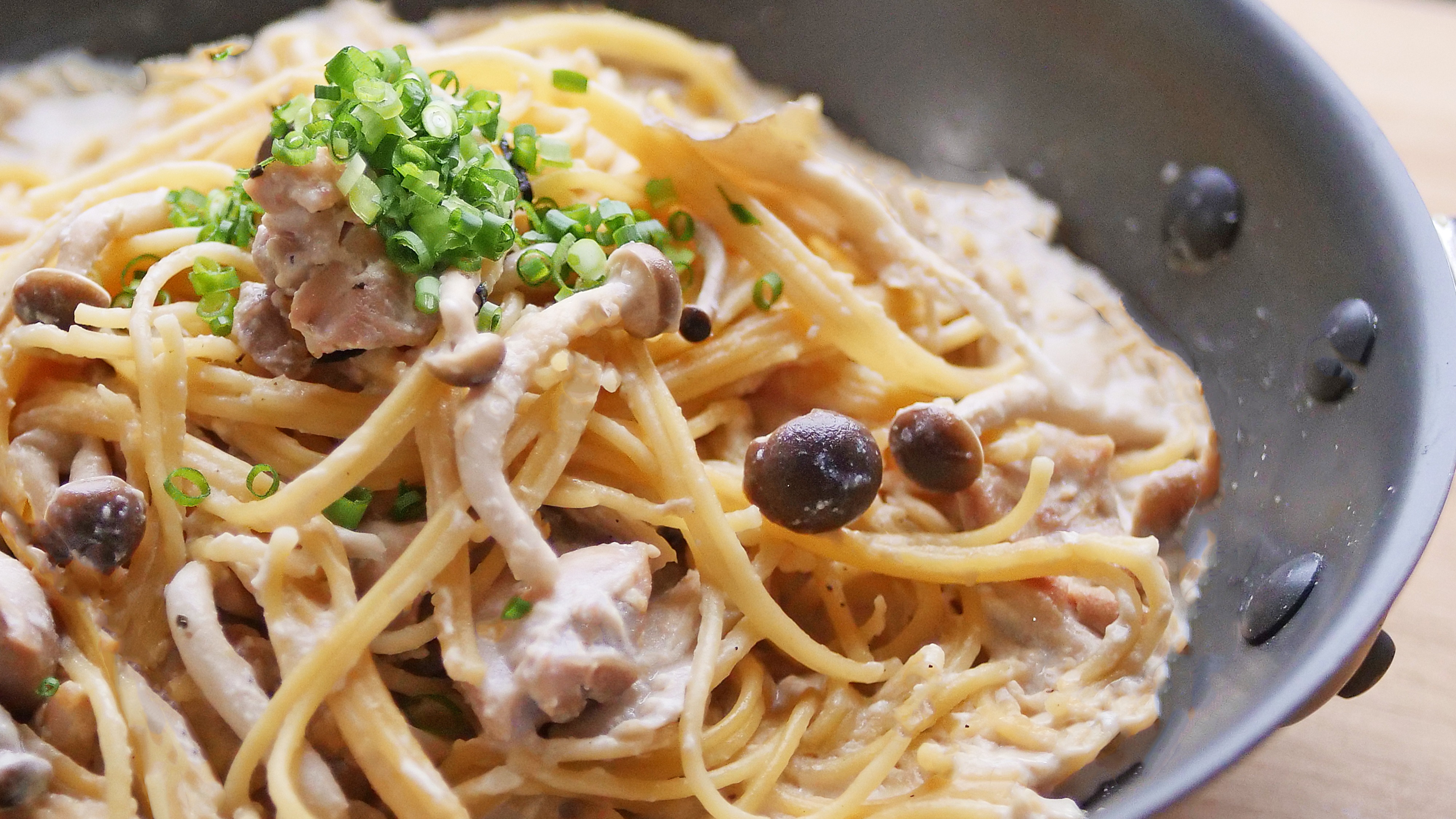 鶏としめじの和風パスタ