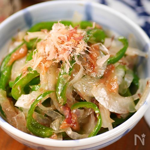 簡単副菜！ にんじんとピーマンのおかか和え