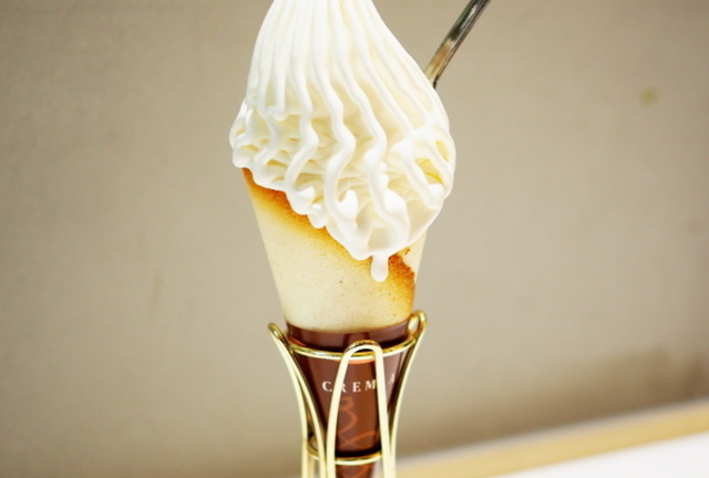 東京スイーツが集まる「TOKYOおやつショー」大阪・阪急うめだ本店で、“食べ歩き”パフェなど約25店 - ファッションプレス