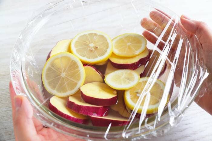 人気のレンジで簡単常備菜レシピ。さつまいものレモン煮 - つくりおき食堂