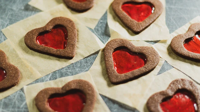 ステンドグラスクッキーの作り方 おすすめの飴と砕き方！ダイソー&セリア型で作る方法 - 100均✖Sweetsレシピ‼