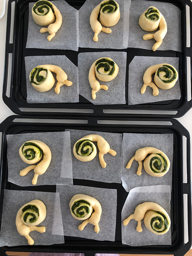 桜あんパンの簡単な成形方法 - おうちで春の味を楽しもう🌸