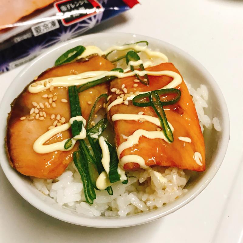 甘辛味に箸が止まらない♪照りマヨ丼のやみつきレシピフーディストノート